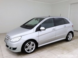 Mercedes-Benz B200 | 1