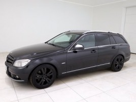 Mercedes-Benz C320 | 1