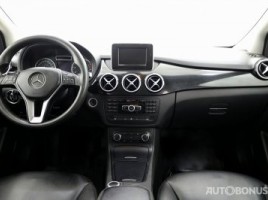 Mercedes-Benz B200 | 4