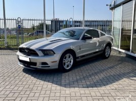 Ford Mustang coupe