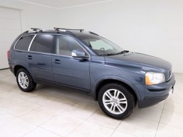 Volvo XC90 cross-country