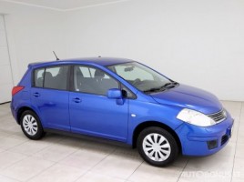 Nissan Tiida hatchback