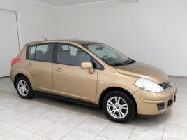 Nissan Tiida hatchback