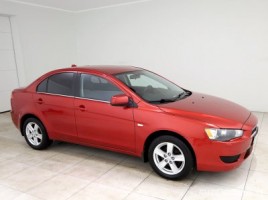 Mitsubishi Lancer седан