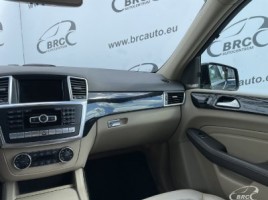 Mercedes-Benz ML350 | 4