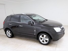 Opel Antara visureigis