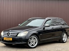 Mercedes-Benz C320 universalas