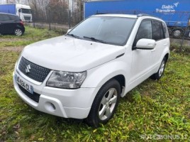 Suzuki Grand Vitara visureigis