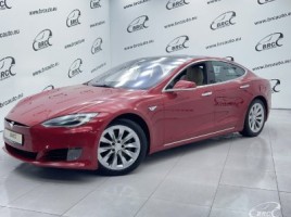 Tesla Model S hečbekas