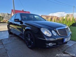 Mercedes-Benz E320 | 1