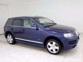 Volkswagen Touareg внедорожник