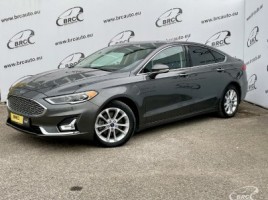 Ford Fusion седан