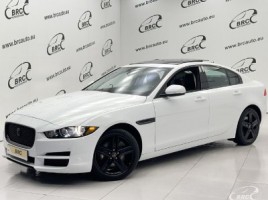 Jaguar XE sedanas