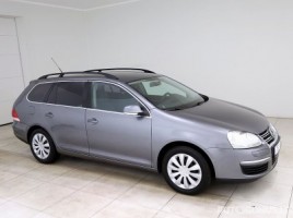 Volkswagen Golf universalas