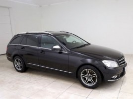 Mercedes-Benz C320 universalas