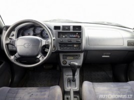 Toyota RAV4 | 4