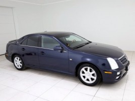 Cadillac STS sedanas