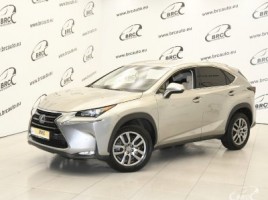 Lexus NX 300h cross-country