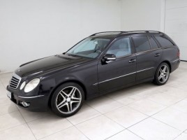 Mercedes-Benz E320 | 1