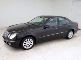 Mercedes-Benz E200 | 1