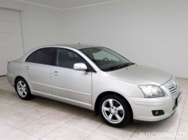 Toyota Avensis saloon