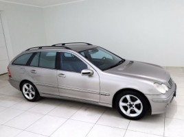 Mercedes-Benz C200 universalas