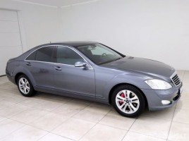 Mercedes-Benz S320 седан