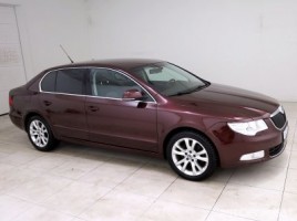 Skoda Superb седан