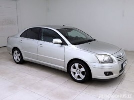 Toyota Avensis saloon