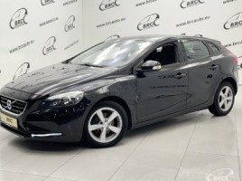 Volvo V40 hatchback