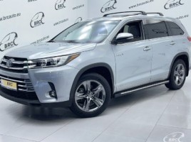 Toyota Highlander cross-country