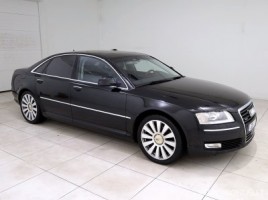 Audi A8 седан