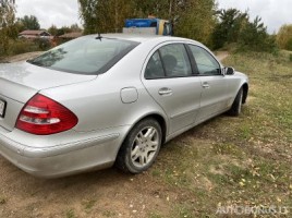 Mercedes-Benz E220, Sedanas | 1