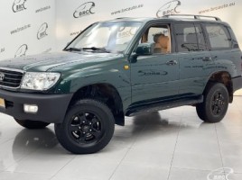 Toyota Land Cruiser cross-country