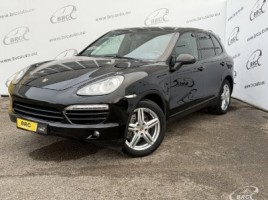 Porsche Cayenne cross-country