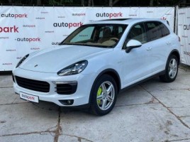 Porsche Cayenne cross-country