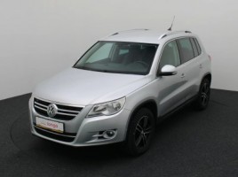 Volkswagen Tiguan внедорожник