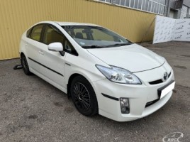 Toyota Prius, 1.8 l., cross-country | 2