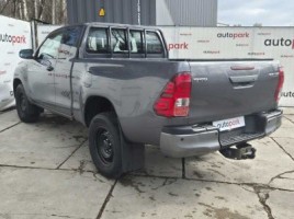 Toyota Hilux, 2.4 l., pick-up | 4