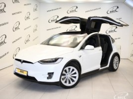 Tesla Model X внедорожник