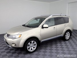 Mitsubishi Outlander, 2.4 l., cross-country | 1