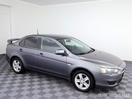 Mitsubishi Lancer седан