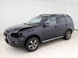 Mitsubishi Outlander, 2.4 l., cross-country | 1