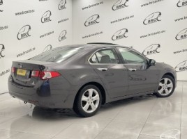 Honda Accord, 2.2 l., saloon | 1