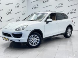 Porsche Cayenne cross-country