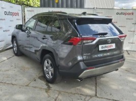 Toyota RAV4 | 4