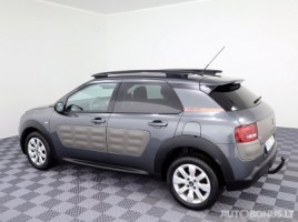 Citroen C4, 1.6 l., hatchback | 3