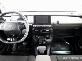Citroen C4, 1.6 l., hatchback | 4