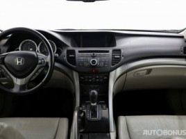Honda Accord, 2.4 l., saloon | 4