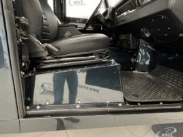 Land Rover Defender | 4